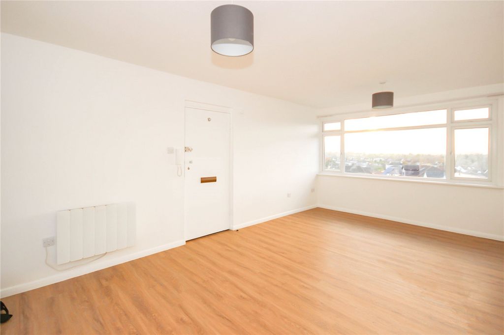Property photo 3 of 10 Picture No. 02