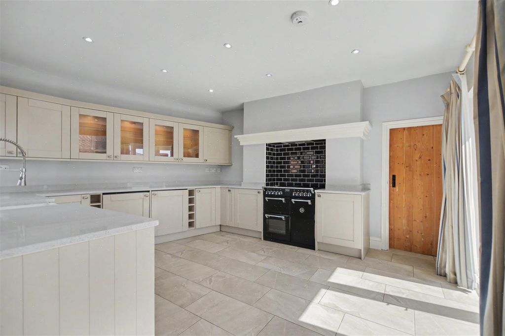 Property photo 2 of 78 Kitchen_3.Jpeg