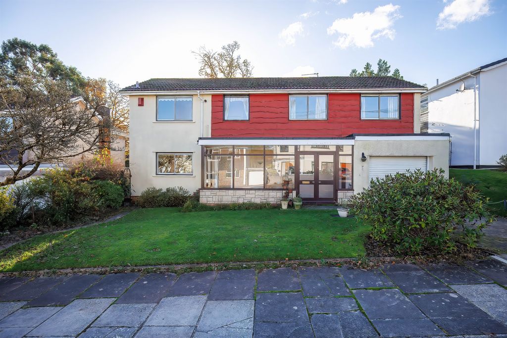 Property photo 1 of 34