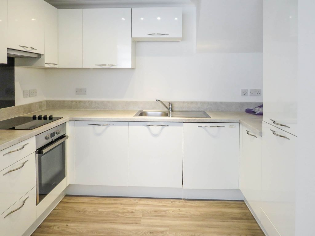 Property photo 3 of 9 Kitchen