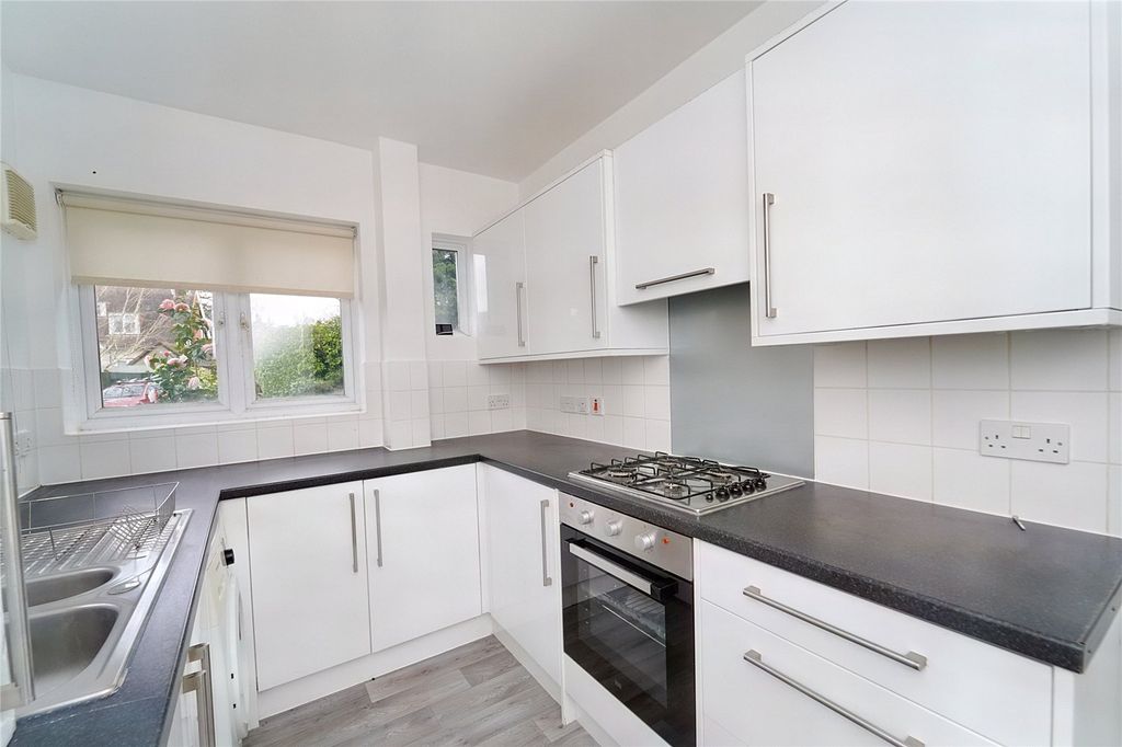 Property photo 2 of 10 Kitchen