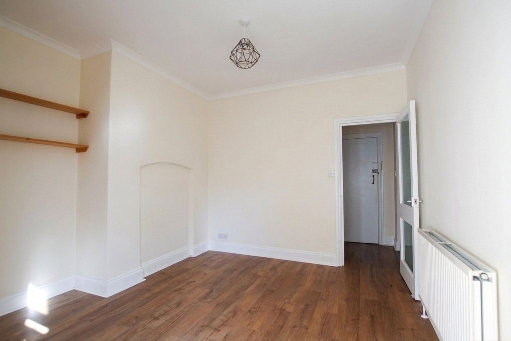 Property photo 3 of 11 Picture No. 19