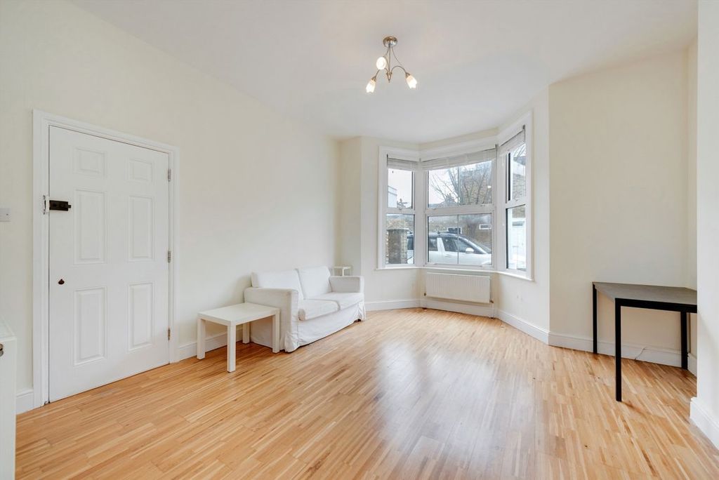 Property photo 2 of 6