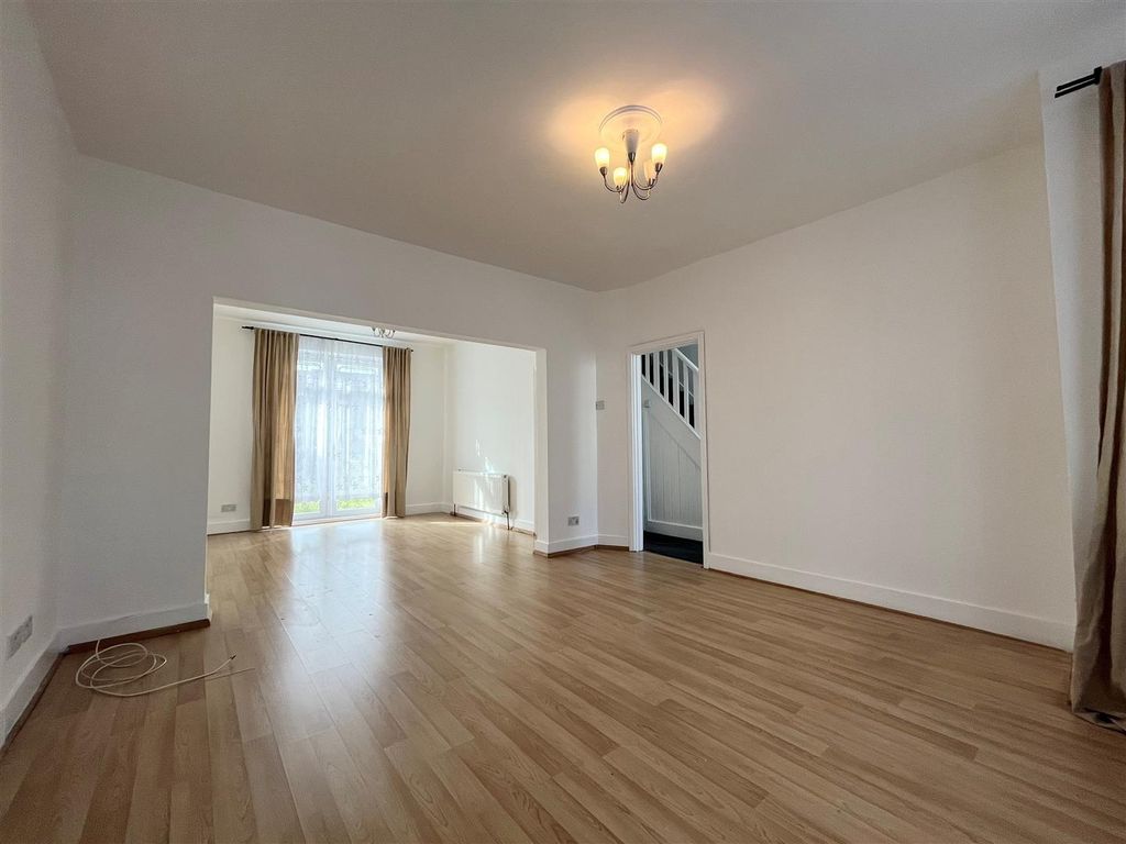 Property photo 2 of 14 Through Lounge.Jpg