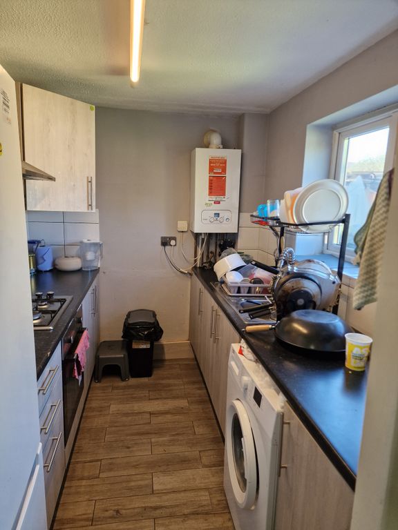 Property photo 2 of 4 Kitchen