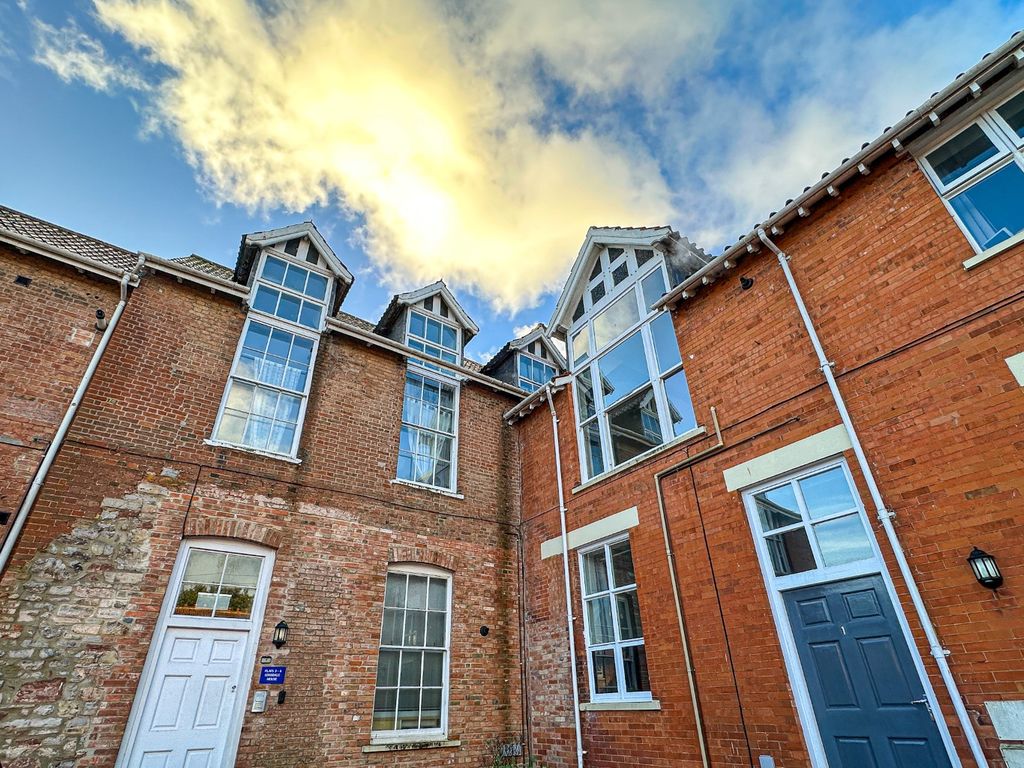 Property photo 1 of 18 4826600