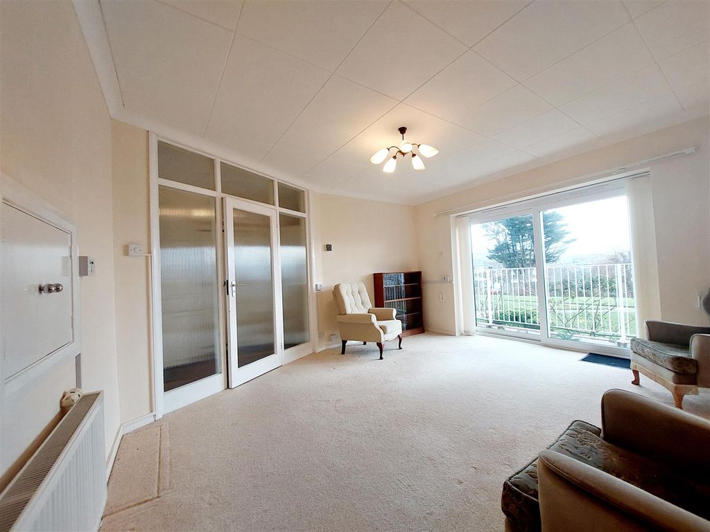 Property photo 3 of 12 Living/Dining Room