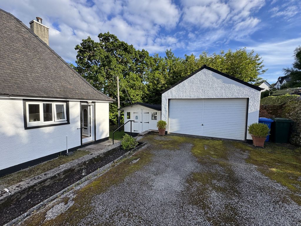 Property photo 3 of 25