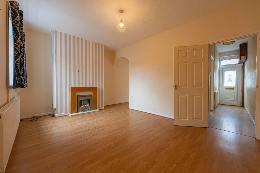 Property photo 3 of 26