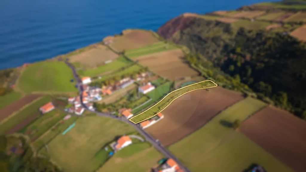 Property photo 1 of 6 2,900 m² Plot With Sea Views And Building Potential – Lomba Da Maia