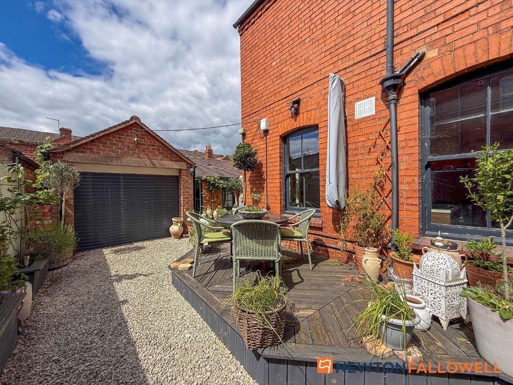 Property photo 3 of 24 Rear Garden 1