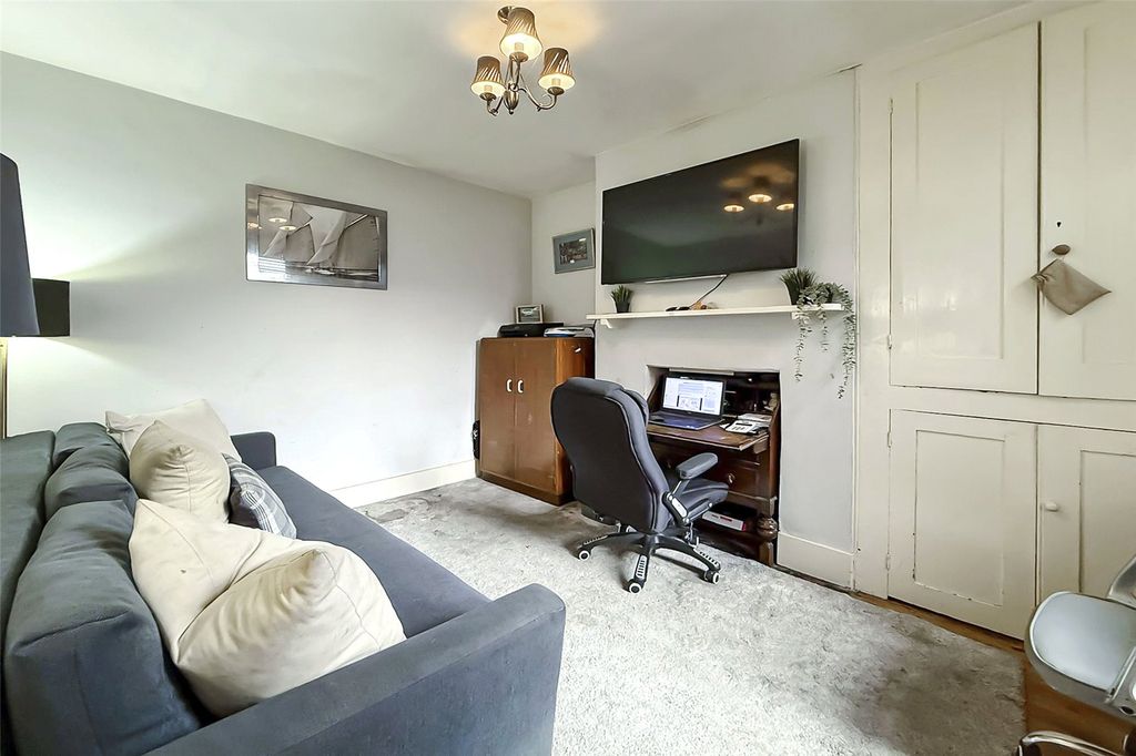 Property photo 3 of 21 Picture No. 22