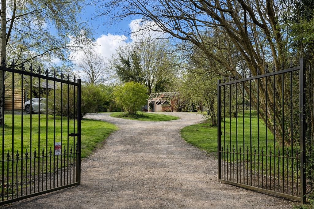 Property photo 1 of 35