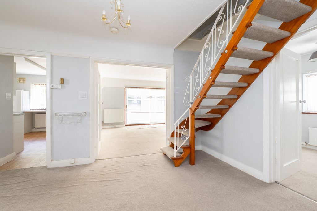 Property photo 2 of 17 Picture No. 26