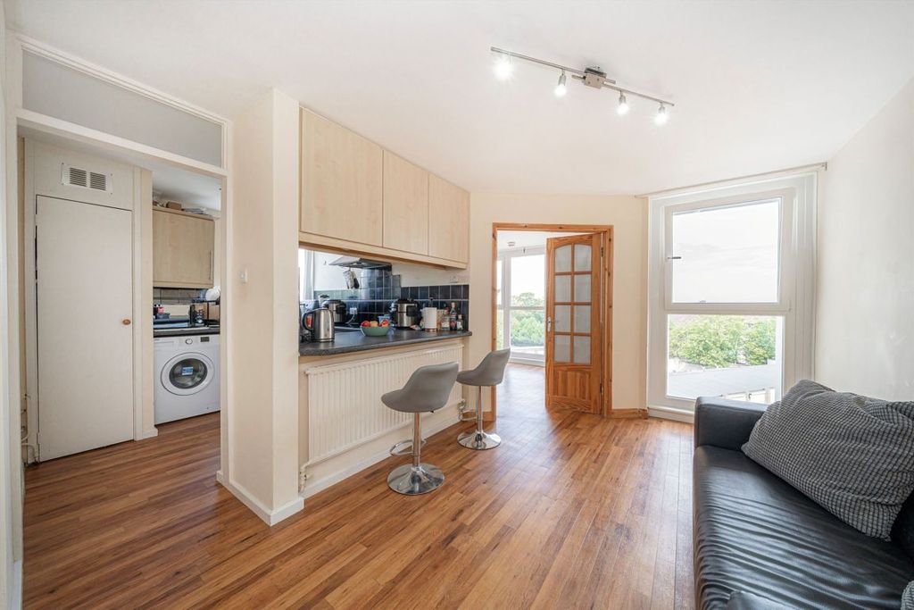 Property photo 2 of 6