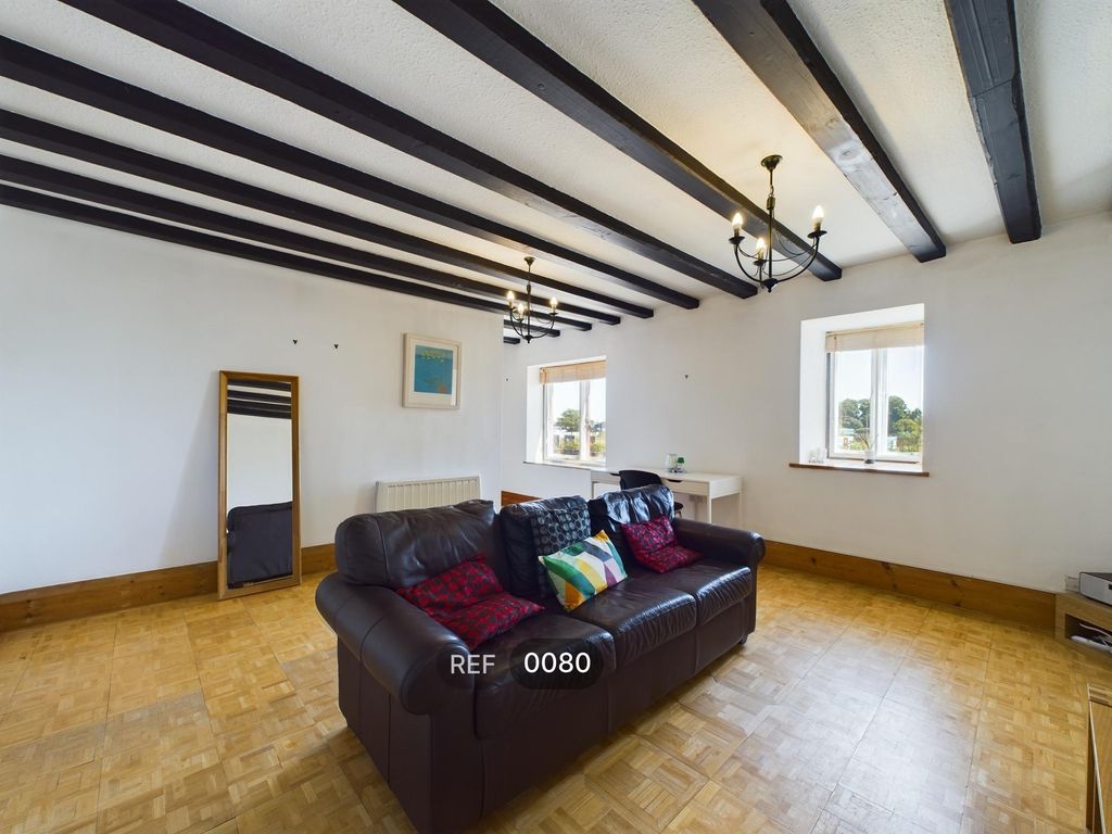 Property photo 1 of 11 Living Room