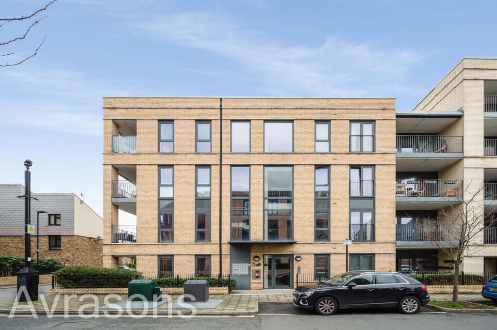 Property photo 2 of 15 Front (Exterior)