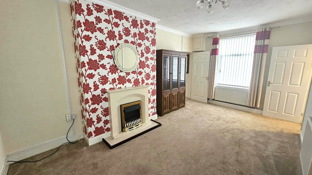 Property photo 2 of 8