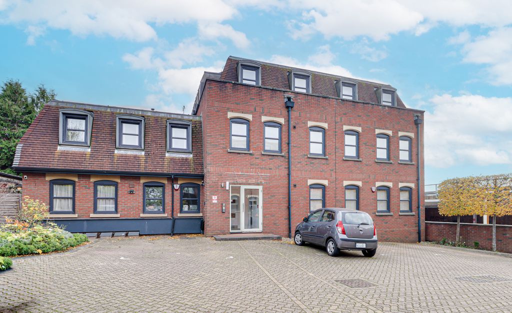 Property photo 1 of 13 Front