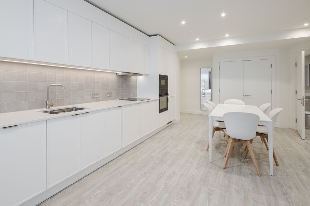 Property photo 1 of 17 Apartment-30-Aaro...