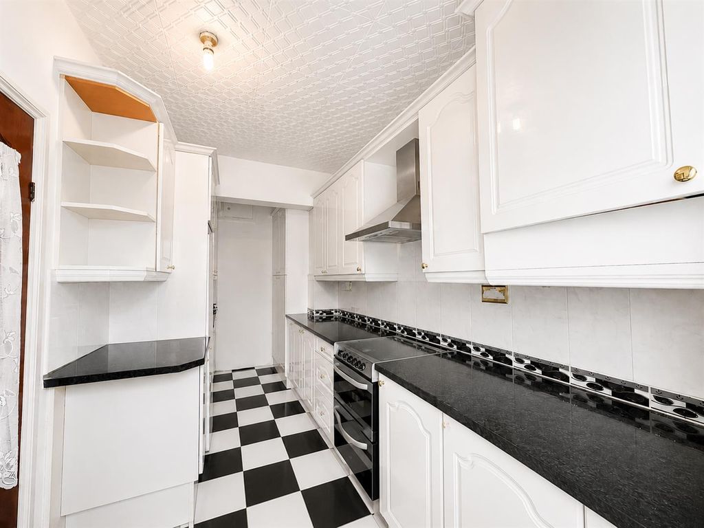 Property photo 3 of 13 Kitchen