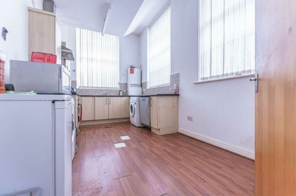 Property photo 3 of 5