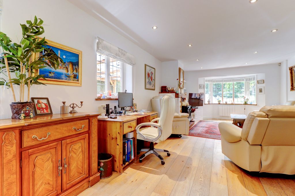 Property photo 2 of 20 Picture No. 19