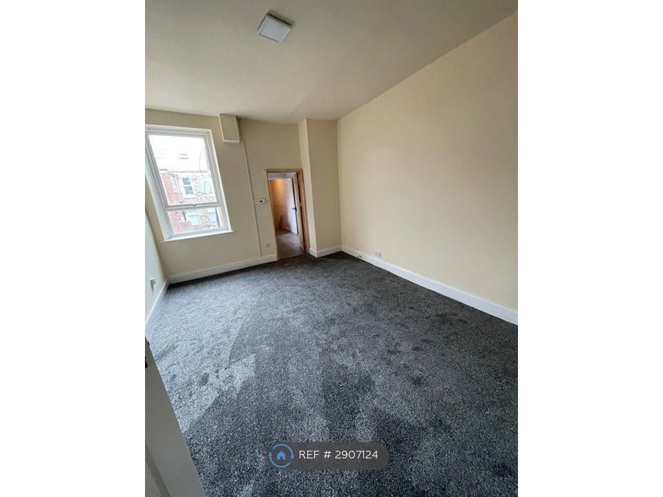 Property photo 2 of 25