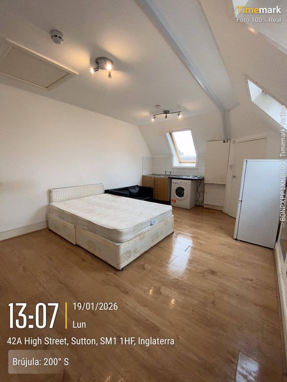 Property photo 3 of 6 Bedroom