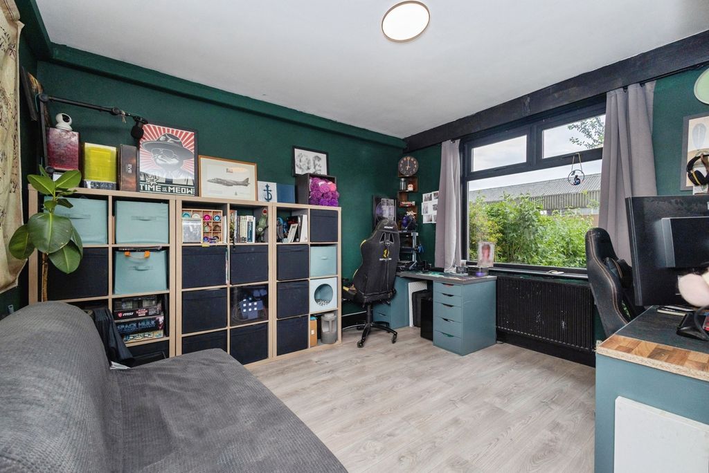 Property photo 3 of 17 Photo