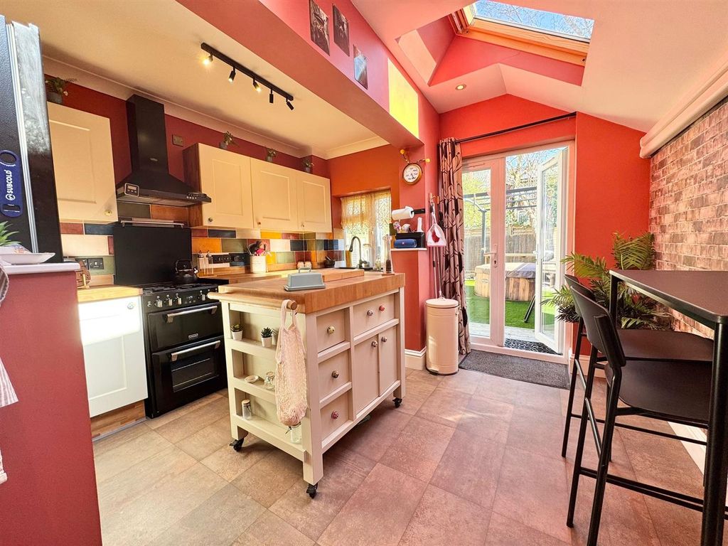 Property photo 1 of 13 Kitchen Diner