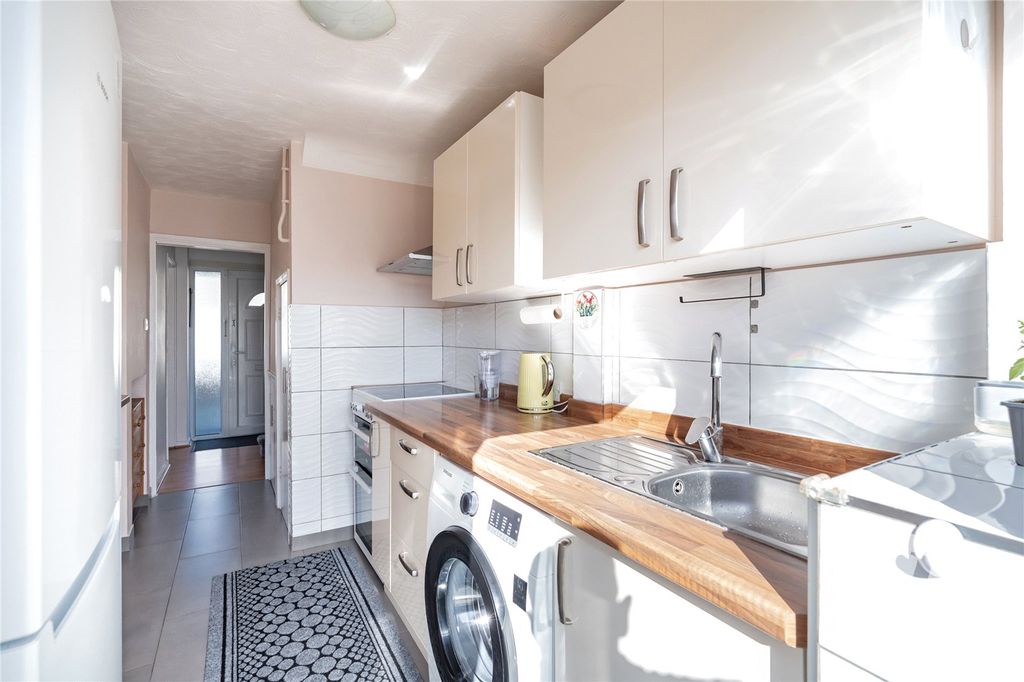 Property photo 2 of 15 Kitchen
