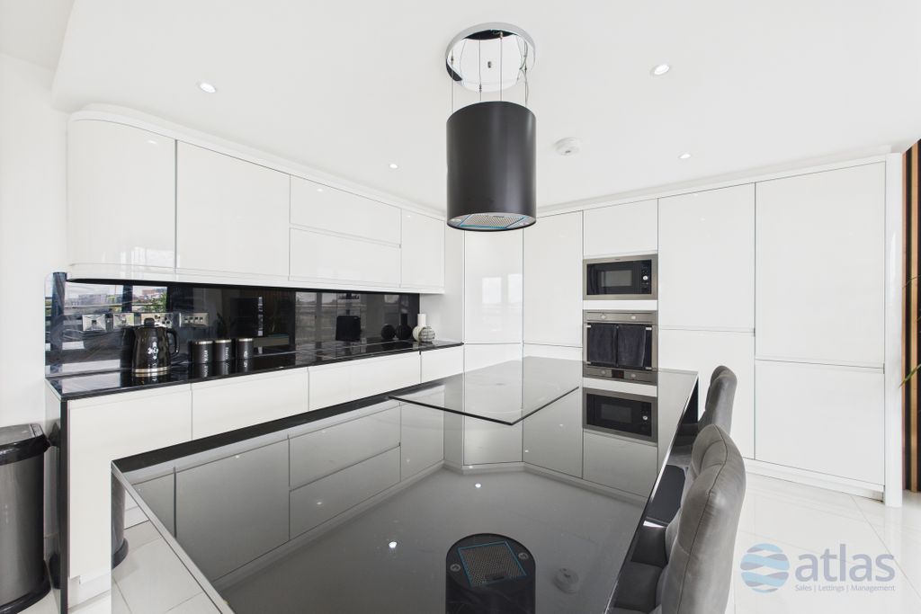 Property photo 2 of 22 Kitchen