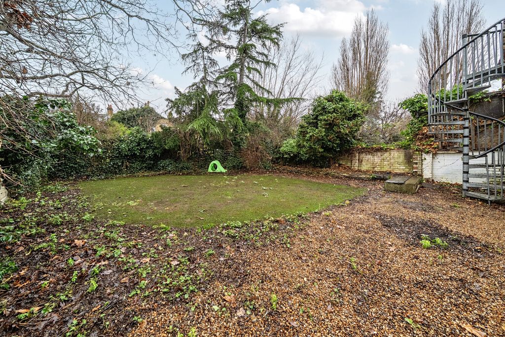 Property photo 2 of 20 1400052-9-69663Cf...