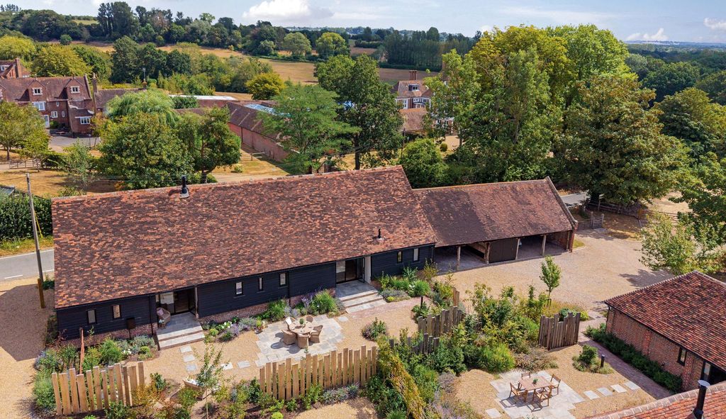 Property photo 3 of 35 Tithe Barn