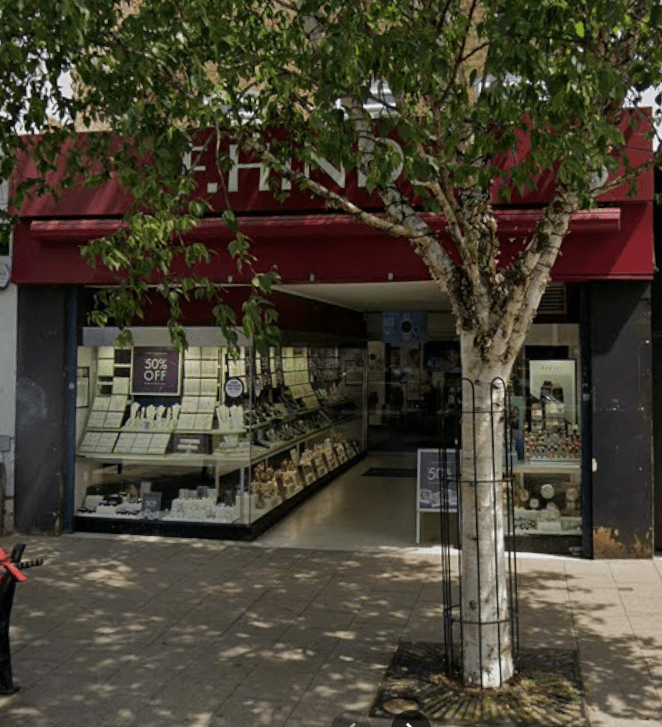 Property photo 1 of 4 To Let – Prime Retail Opportunity | New Malden High Street, Kt3