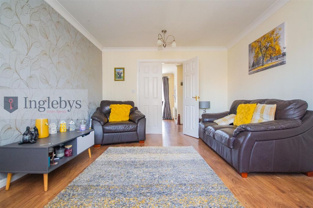 Property photo 2 of 23