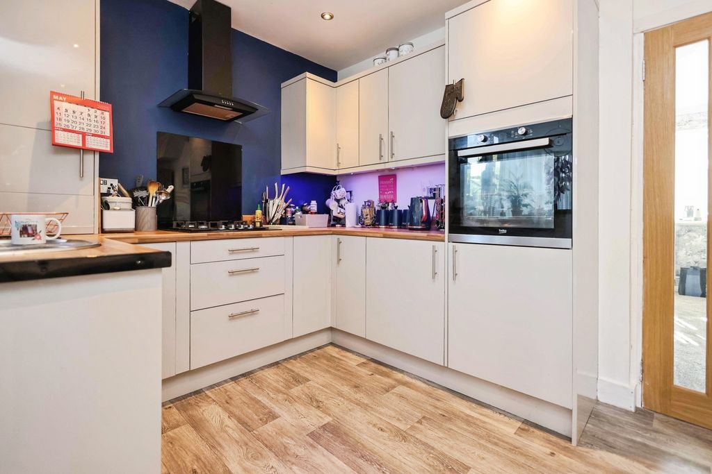Property photo 3 of 17 Kitchen Diner