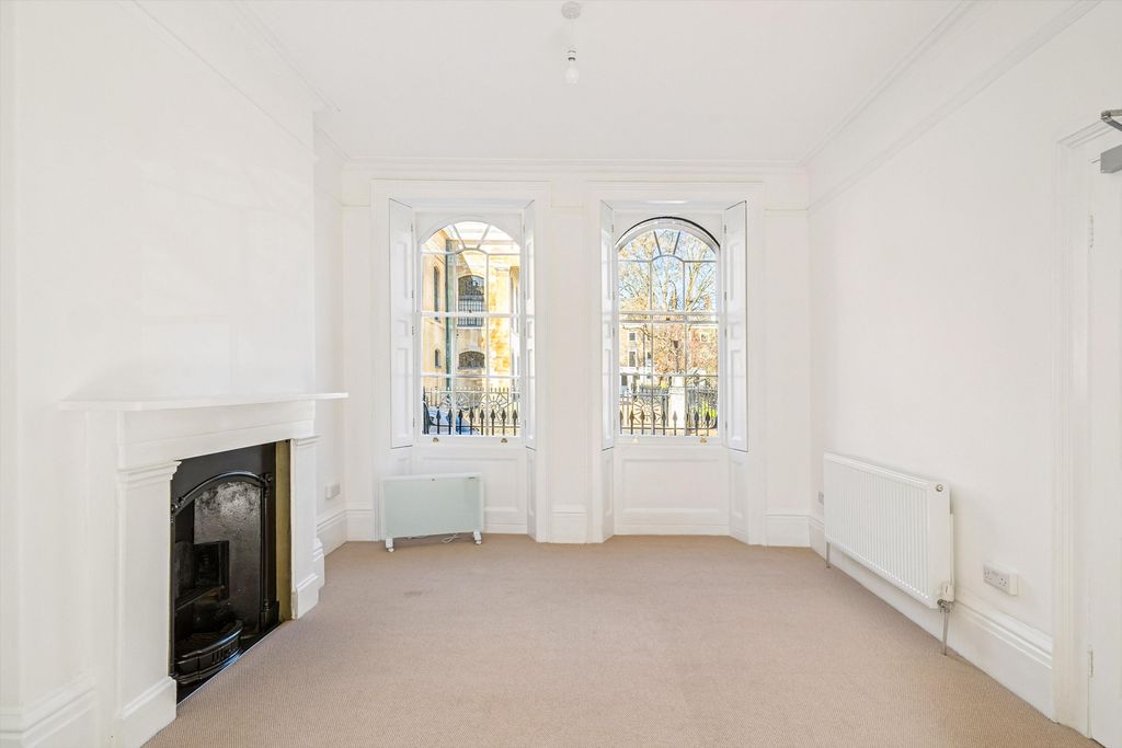 Property photo 3 of 18 Image