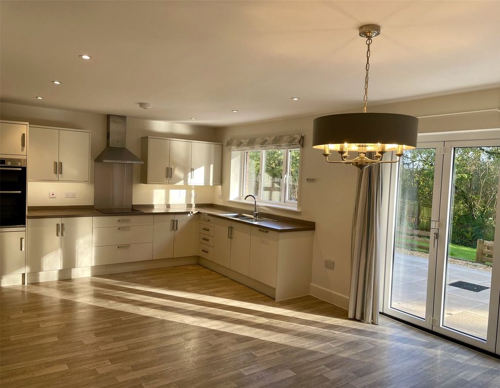 Property photo 2 of 15 Picture No. 20