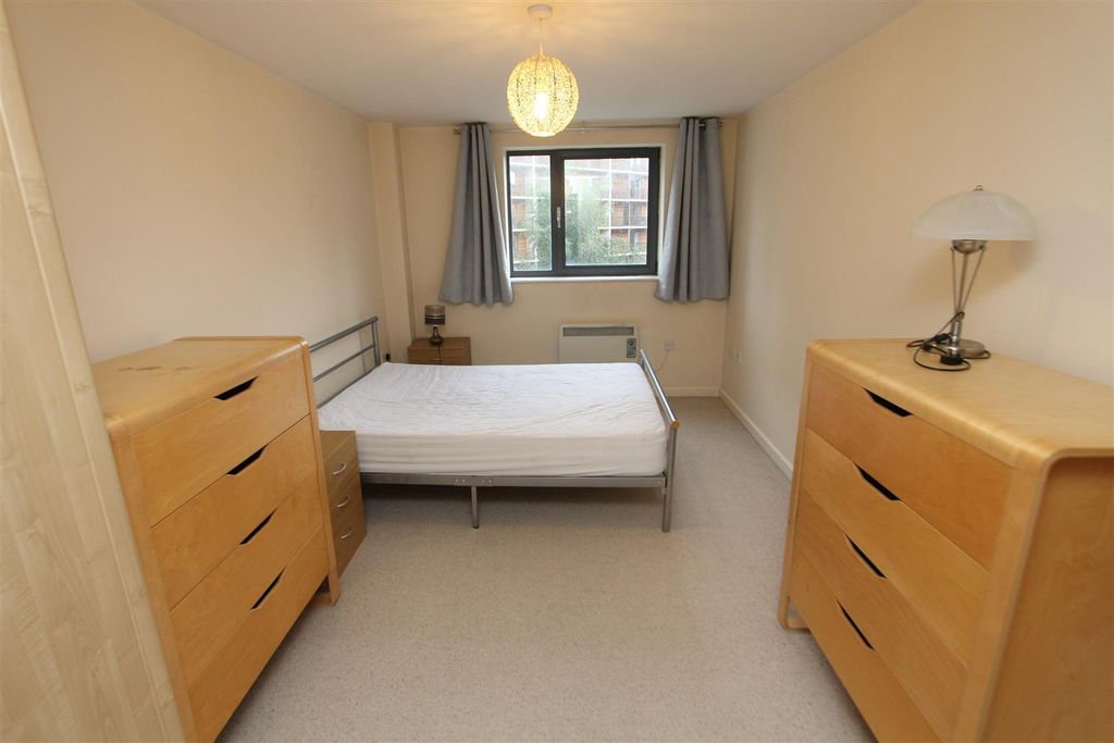 Property photo 3 of 8 Bedroom 1.Jpg