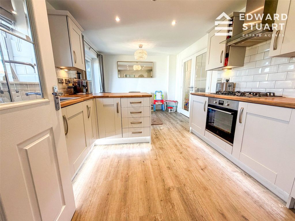 Property photo 3 of 18 Picture No. 06