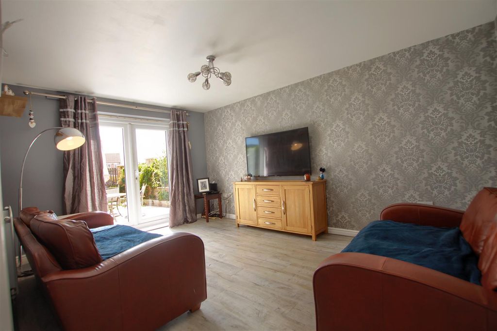 Property photo 3 of 17 Gv7.Jpg
