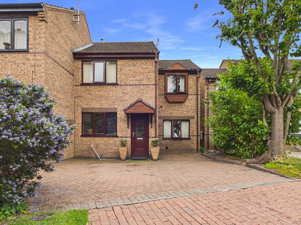 Property photo 1 of 16 Front