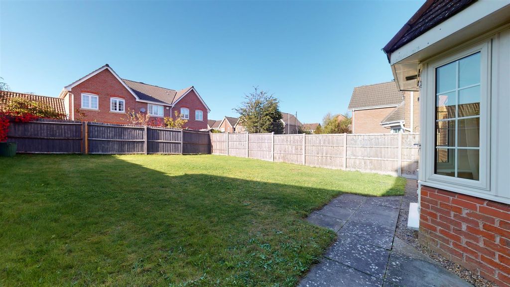 Property photo 2 of 13