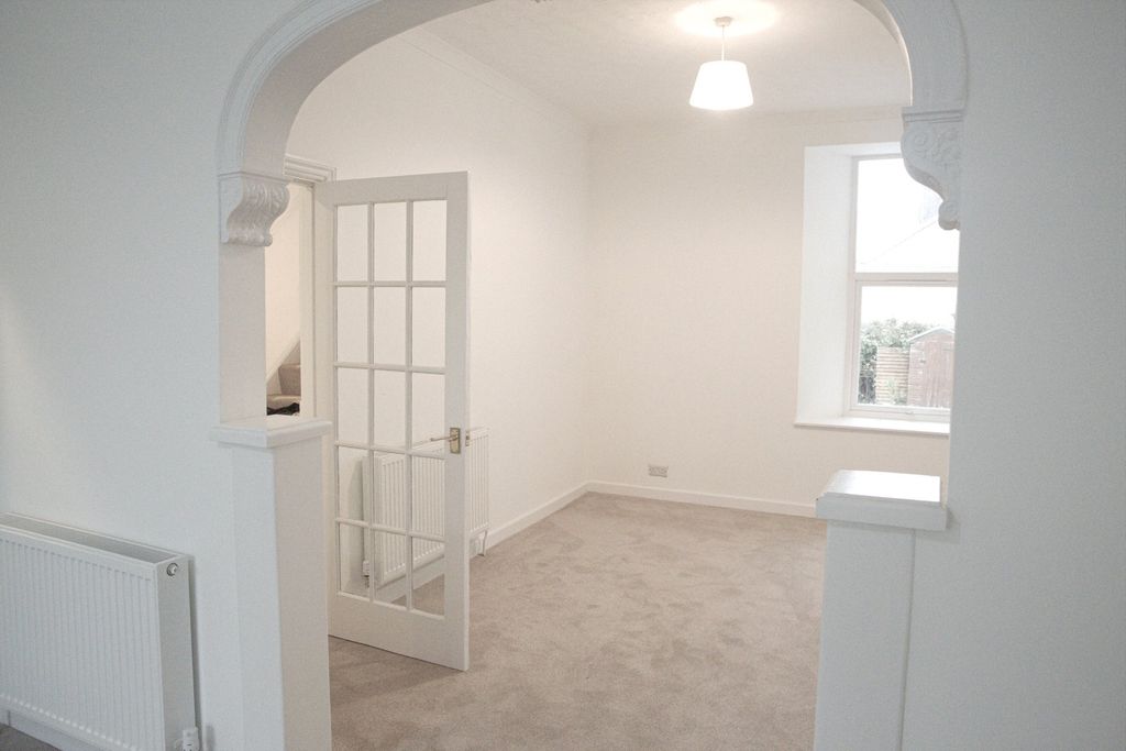 Property photo 3 of 17 3 - Picture No. 19