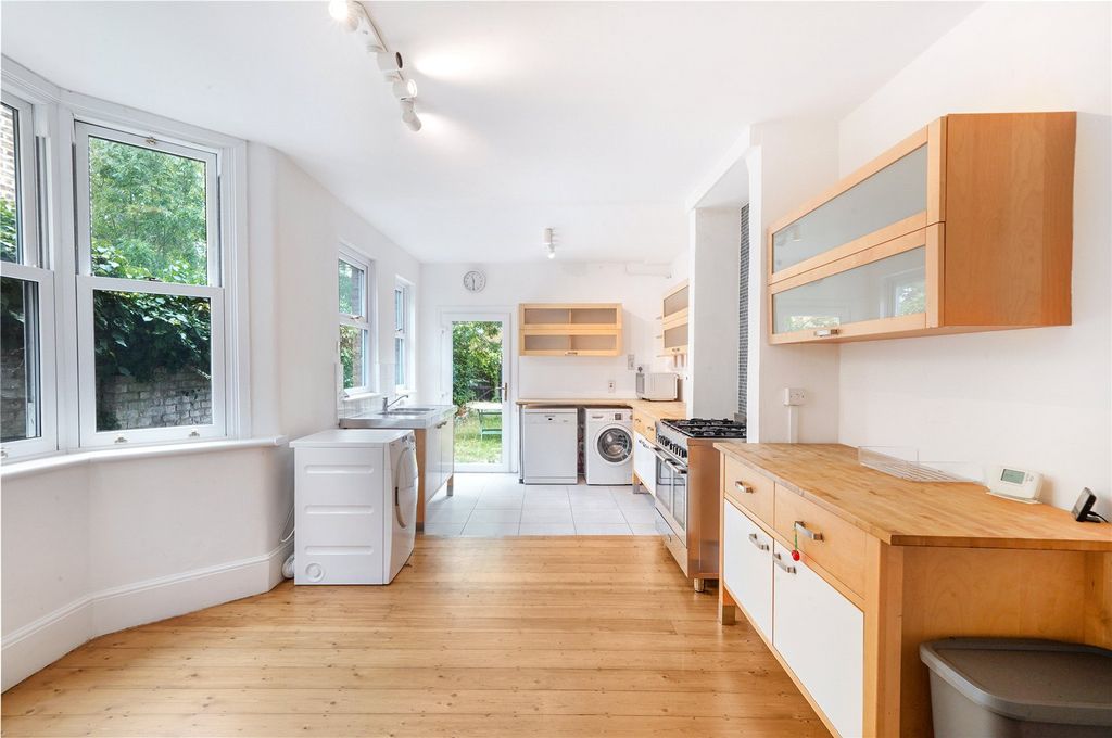 Property photo 2 of 22 Kitchen