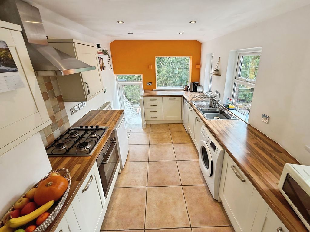 Property photo 3 of 7 Photo 4