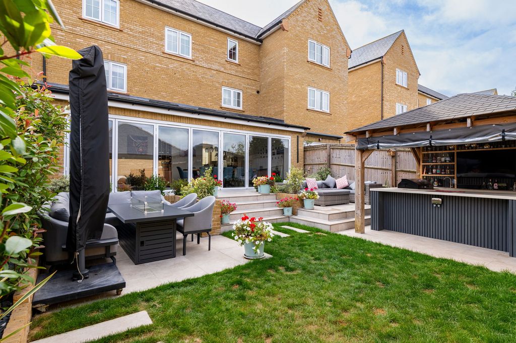 Property photo 3 of 21