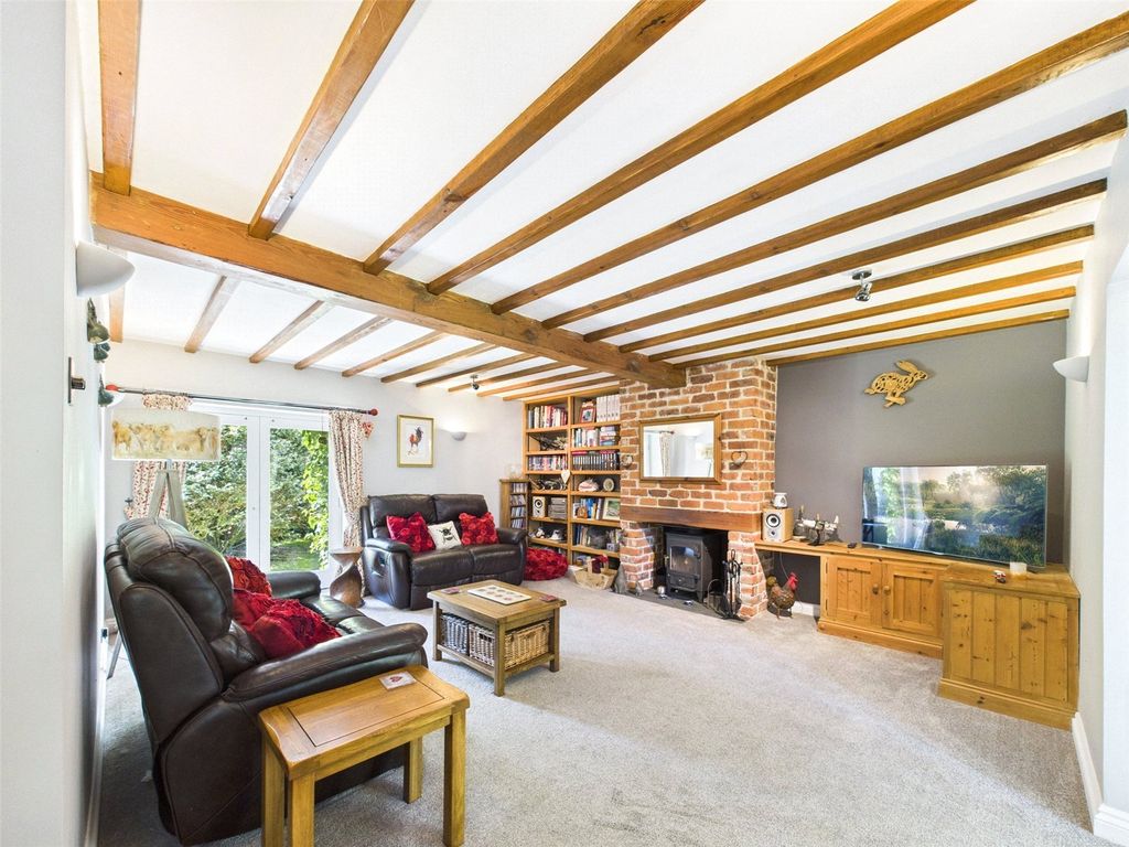 Property photo 2 of 21 Living Room